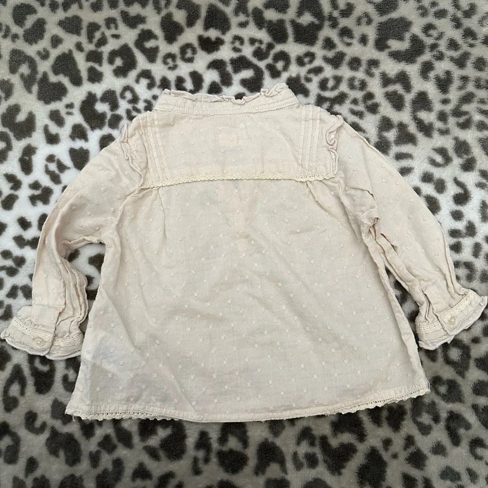 Children’s Place Polka Dot Blouse in Light Tan Size 6-9 months